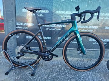 Gebrauchtes Scott Addict eRIDE 10 2023 2023 Road & Gravel, Grün — Bild 1 von 4