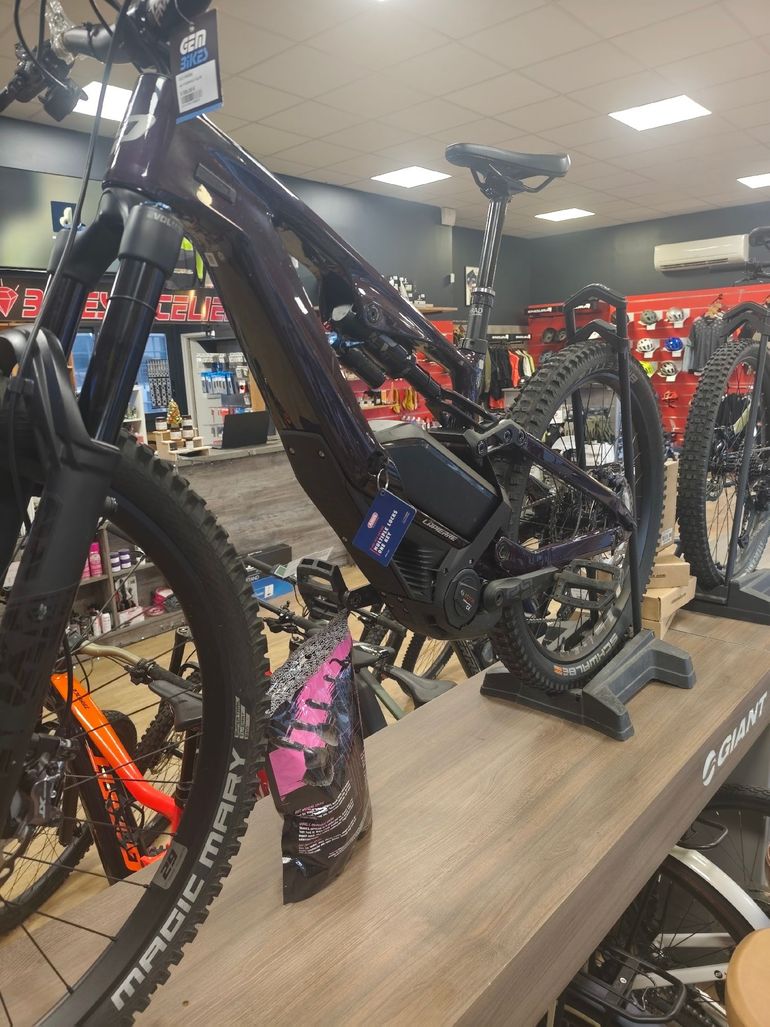 Used Lapierre Overvolt GLP III Elite 2024 2024 Mountainbike, Purple, 27.5 — image 2 of 7