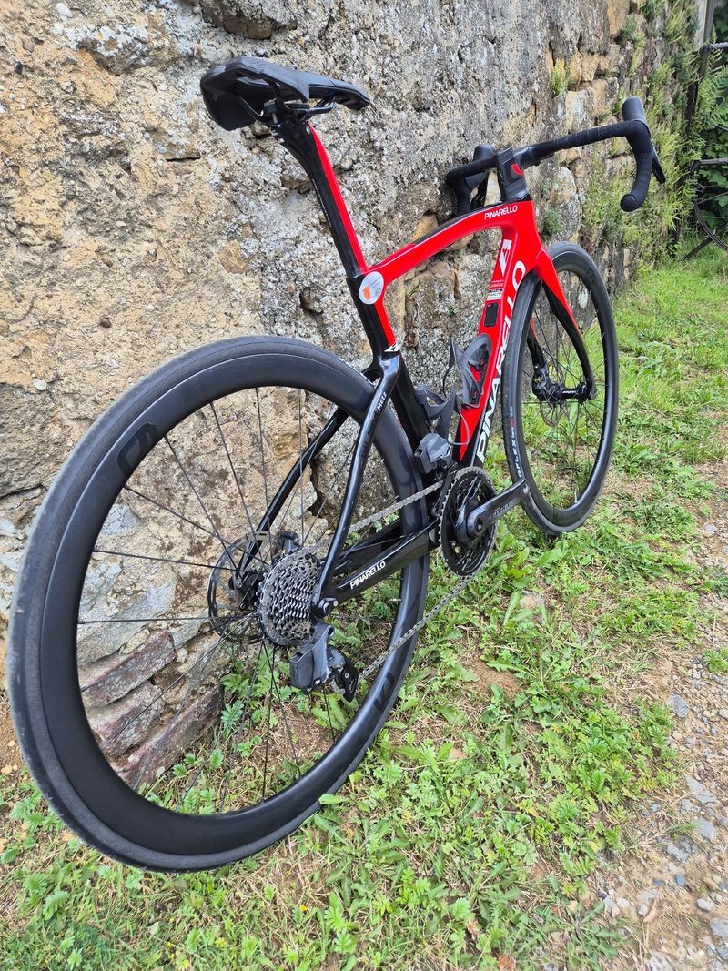 Używany Pinarello F7 SRAM FORCE AXS 2023 2023 Road & Gravel — zdjęcie 2 z 4