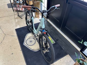 Used Cannondale Adventure 1 2022 2022 Urban, Green — image 2 of 3