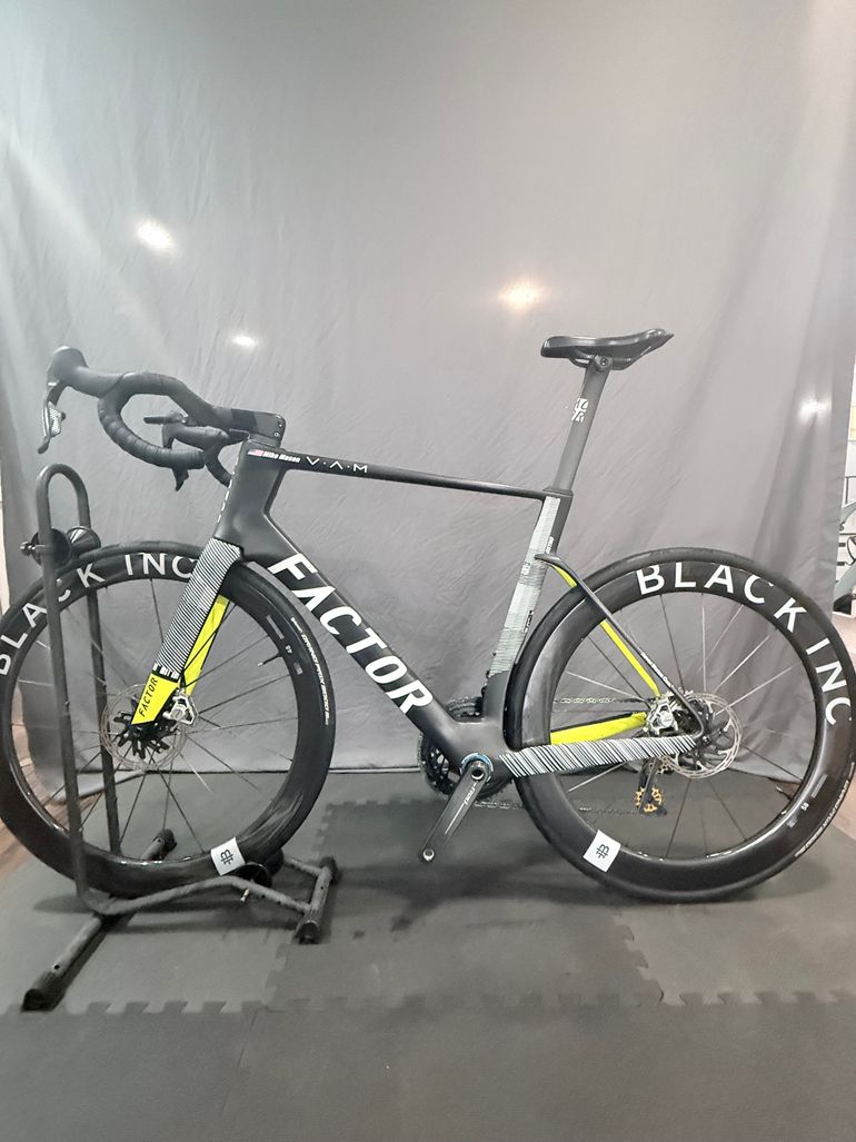 Factor Ostro SRAM Red eTap AXS 2025