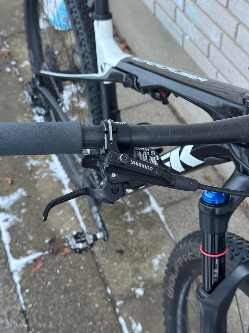 Used Trek Supercaliber 9.7 2021 2021 Mountainbike, Black, 29 — image 5 of 7