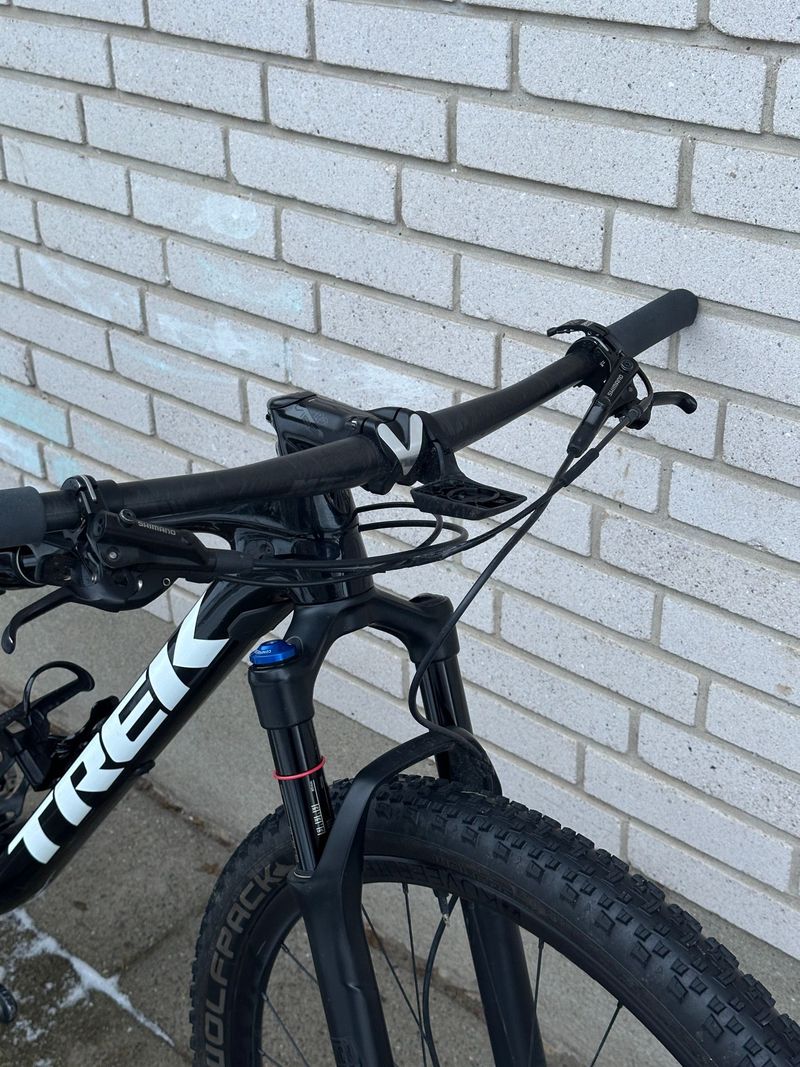 Used Trek Supercaliber 9.7 2021 2021 Mountainbike, Black, 29 — image 6 of 7
