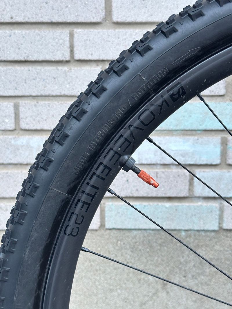 Used Trek Supercaliber 9.7 2021 2021 Mountainbike, Black, 29 — image 7 of 7