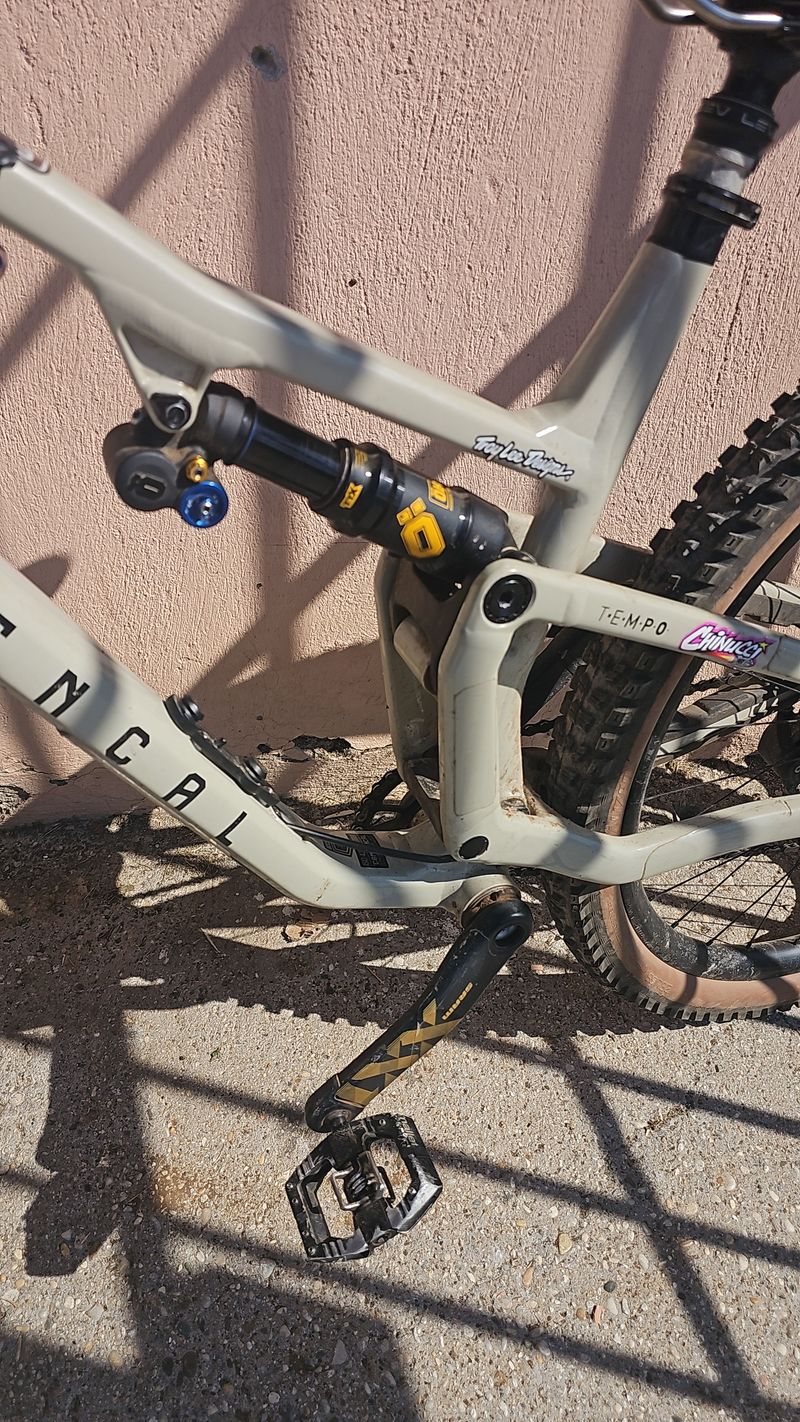 Tweedehands Commencal T.E.M.P.O SRAM GX Eagle AXS 2023 Mountainbike — afbeelding 2 van 5