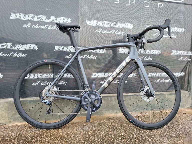 Trek Émonda SL 6 Disc Pro 2022 2022 Road & Gravel de segunda mano, Gris claro — imagen 1 de 5
