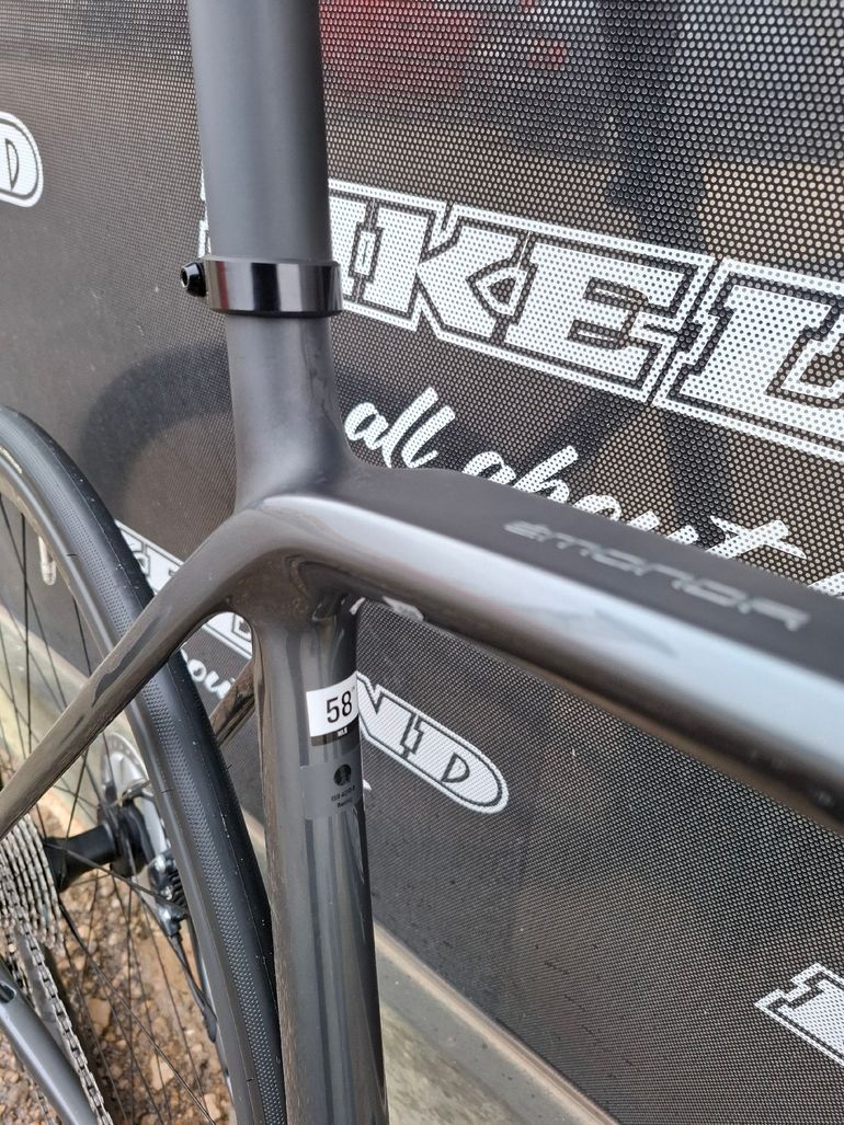 Trek Émonda SL 6 Disc Pro 2022 2022 Road & Gravel de segunda mano, Gris claro — imagen 4 de 5