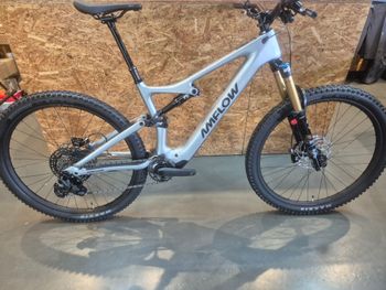 Amflow, PL Carbon (800Wh) 2025