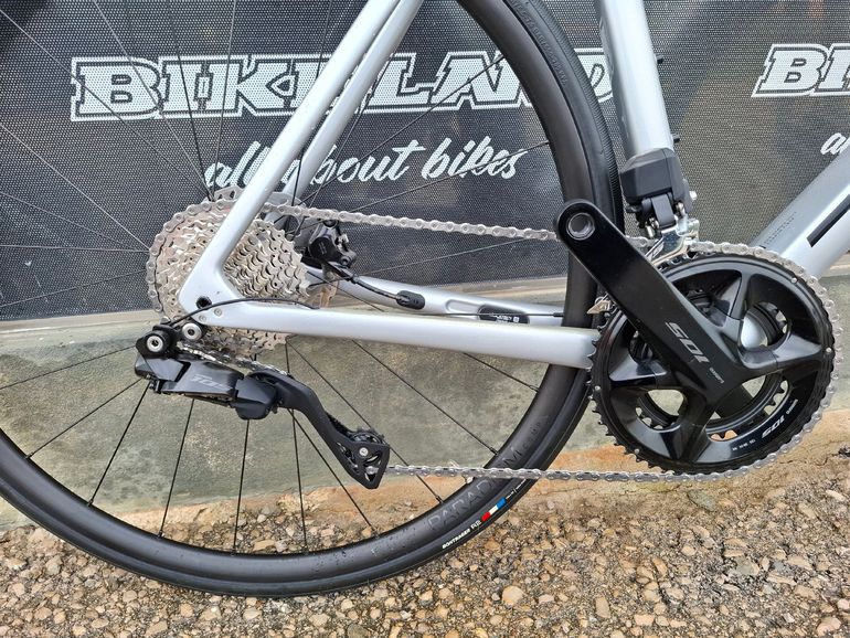 Used Trek Émonda SL 6 Di2 2023 2023 Road & Gravel, Red — image 3 of 4
