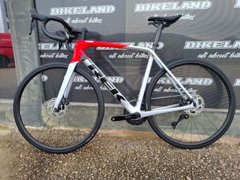 Used Trek Émonda SL 6 Di2 2023 2023 Road & Gravel, Red — image 2 of 4