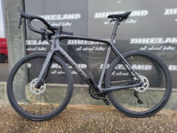 Used Trek Émonda SL 6 Pro Di2 2023 2023 Road & Gravel, Black — image 2 of 4