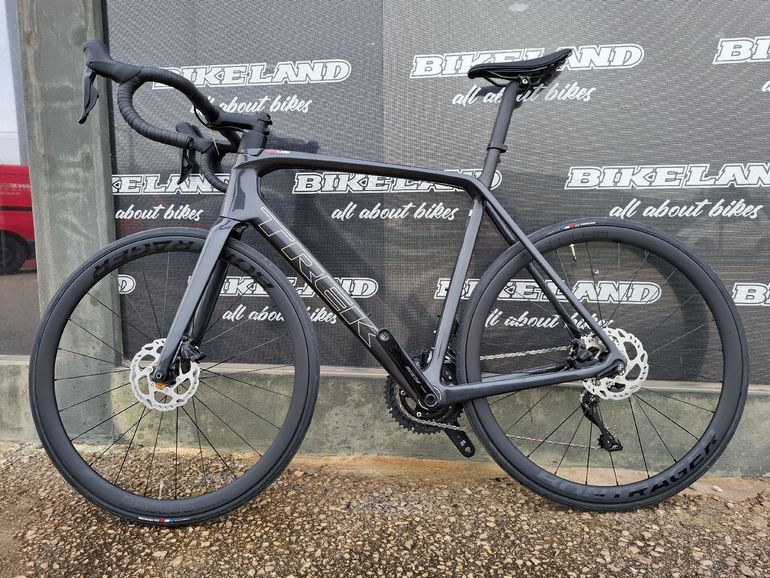 Used Trek Émonda SL 6 Pro Di2 2023 2023 Road & Gravel, Black — image 2 of 4