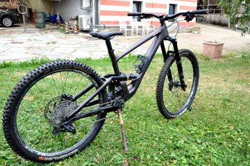Used Specialized Enduro Expert 2022 2022 Mountainbike, Black, 29 — image 4 of 5