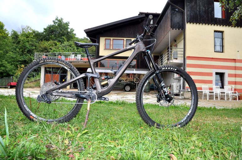 Used Specialized Enduro Expert 2022 2022 Mountainbike, Black, 29 — image 3 of 5