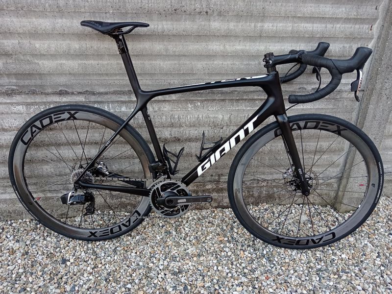 Giant TCR Advanced SL Disc 0 RED 2022 2022 Road & Gravel d'occasion