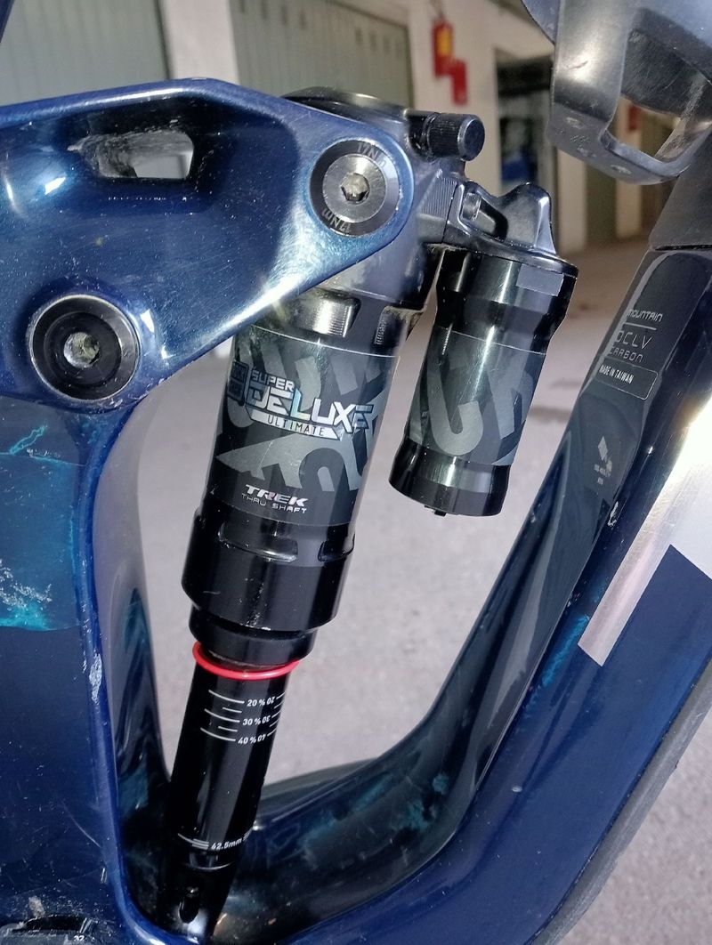 Trek Slash SRAM GX 2023 Mountainbike usato, Blu — immagine 5 di 10