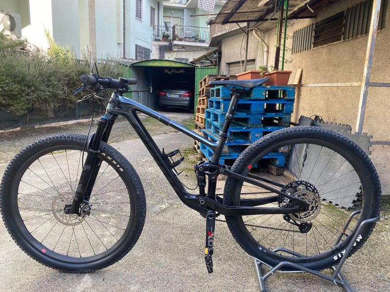 Używany Giant Anthem SRAM GX Eagle AXS 2023 Mountainbike — zdjęcie 1 z 8