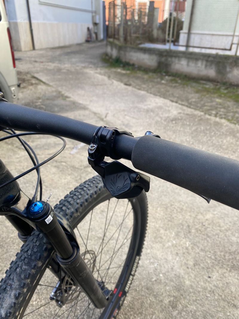 Używany Giant Anthem SRAM GX Eagle AXS 2023 Mountainbike — zdjęcie 3 z 8