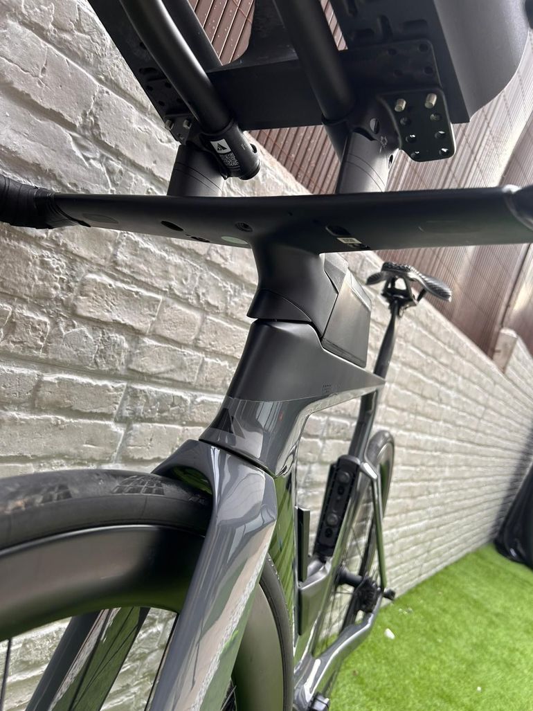 Used Canyon Speedmax Shimano 105 Di2 2025 Road & Gravel, Light Gray — image 10 of 18