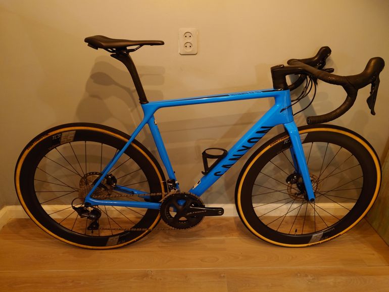 Used Canyon Ultimate CF SL Disc 8.0 2020 2020 Road & Gravel — image 2 of 9