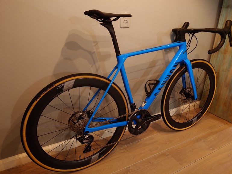 Used Canyon Ultimate CF SL Disc 8.0 2020 2020 Road & Gravel — image 1 of 9