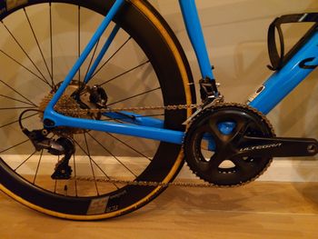 Used Canyon Ultimate CF SL Disc 8.0 2020 2020 Road & Gravel — image 5 of 9