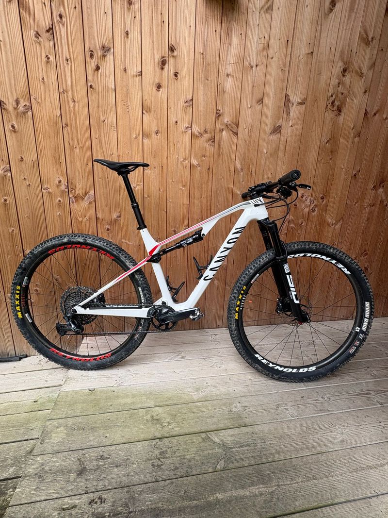 Gebrauchtes Canyon Lux CF 8 2021 2021 Mountainbike, Weiß, 29 — Bild 1 von 9