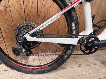 Gebrauchtes Canyon Lux CF 8 2021 2021 Mountainbike, Weiß, 29 — Bild 2 von 9