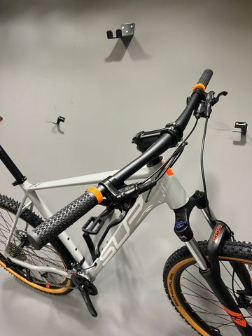 Brugt Superior XC 859 Grey 2022 Mountainbike — billede 2 af 8