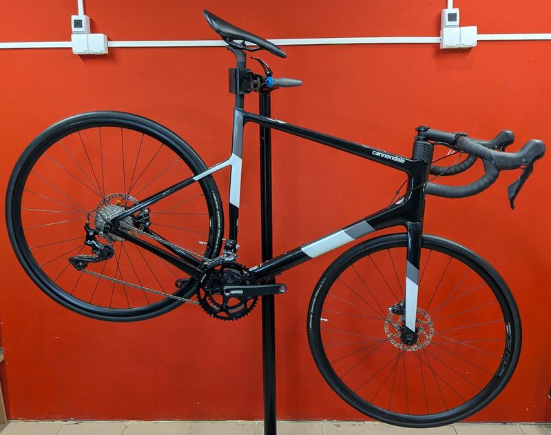 Gebrauchtes Cannondale SuperSix EVO Carbon Disc 105 2022 2022 Road & Gravel