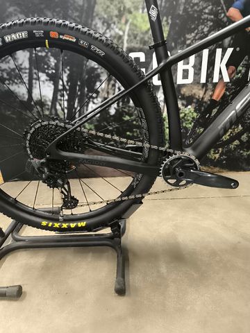 Megamo FACTORY AXS RACE 2022 2022 Mountainbike usato, Nero — immagine 3 di 3