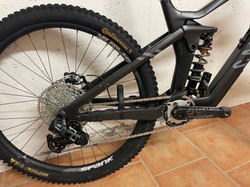 Gebrauchtes Canyon Strive CFR 2023 Mountainbike, Schwarz — Bild 3 von 5