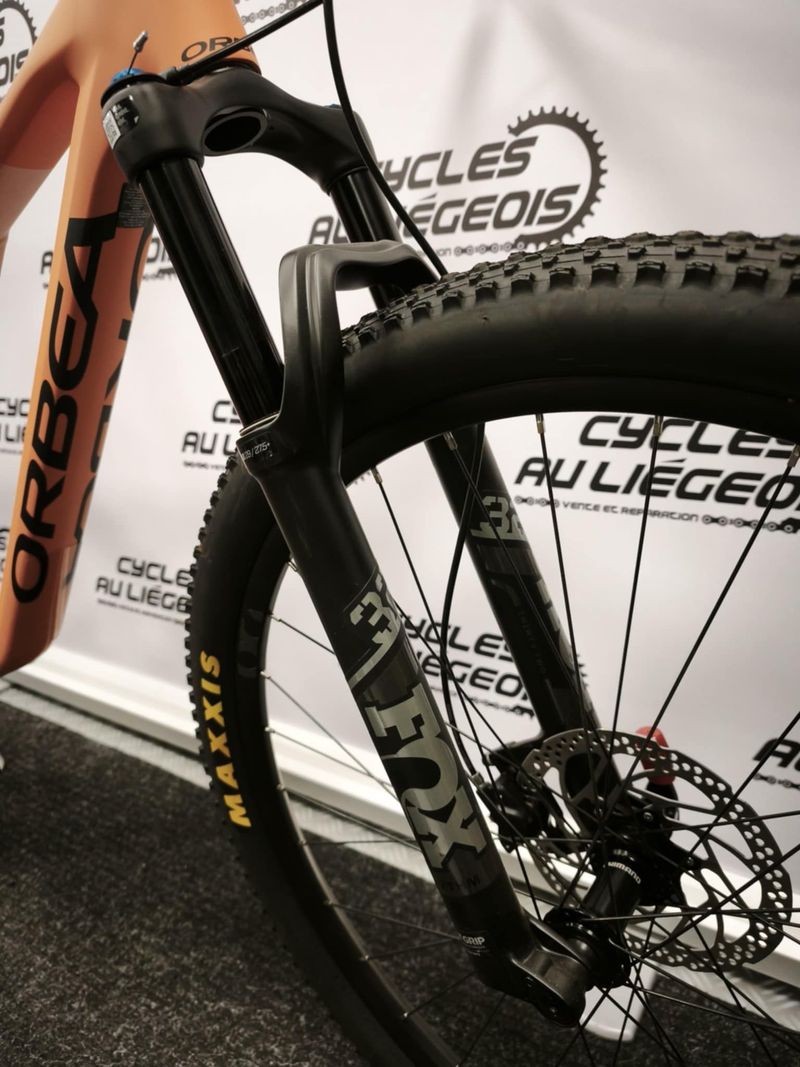 Orbea OIZ H30 2024 2024 Mountainbike usato, Arancione — immagine 4 di 4