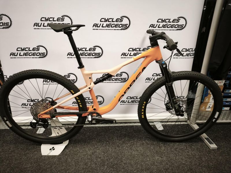 Orbea OIZ H30 2024 2024 Mountainbike usato, Arancione — immagine 1 di 4