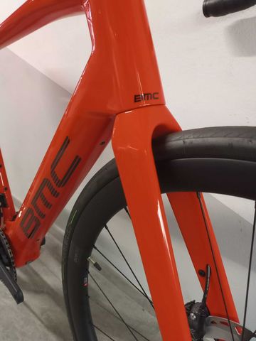 Used BMC Roadmachine 01 AMP TWO 2024 2024 Road & Gravel, Red — image 2 of 6