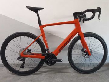 Used BMC Roadmachine 01 AMP TWO 2024 2024 Road & Gravel, Red — image 1 of 6