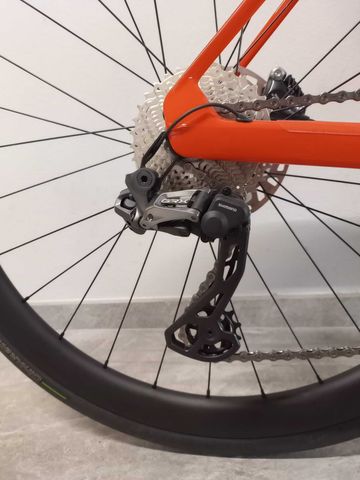 Used BMC Roadmachine 01 AMP TWO 2024 2024 Road & Gravel, Red — image 6 of 6
