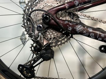 Used Specialized Epic EVO Pro 2022 2022 Mountainbike, Red, 29 — image 7 of 35