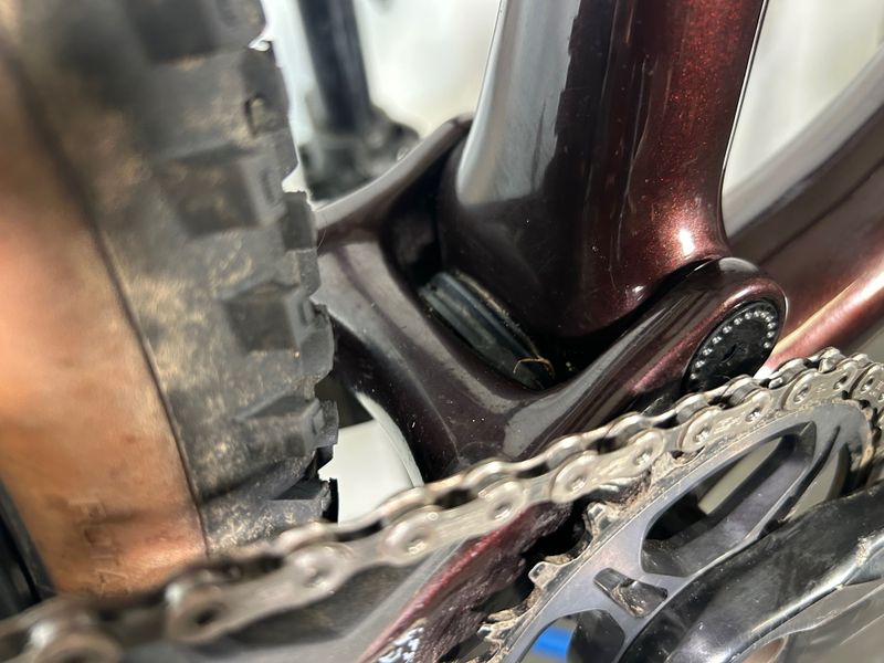 Used Specialized Epic EVO Pro 2022 2022 Mountainbike, Red, 29 — image 16 of 35