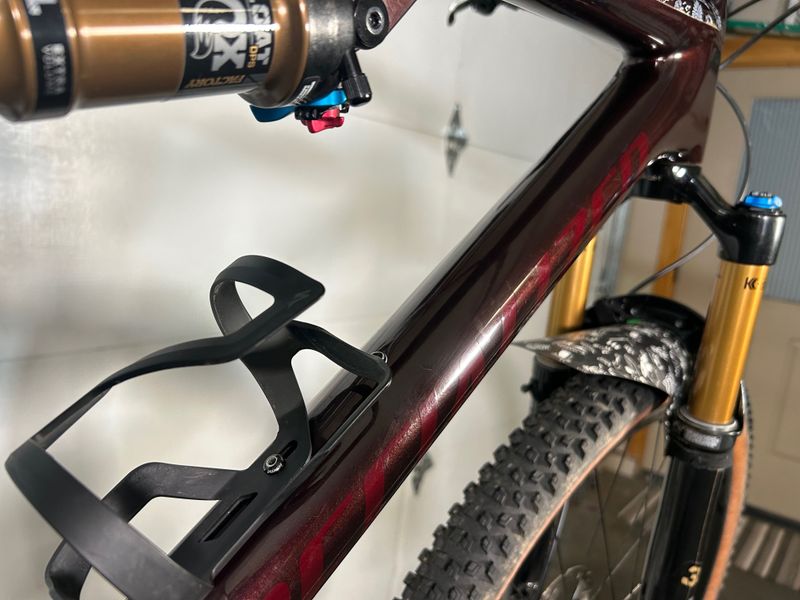 Used Specialized Epic EVO Pro 2022 2022 Mountainbike, Red, 29 — image 17 of 35