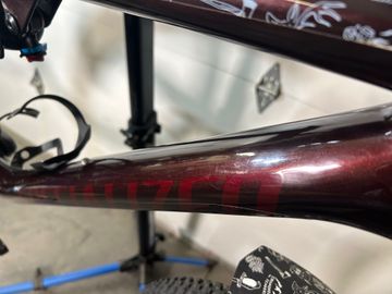 Used Specialized Epic EVO Pro 2022 2022 Mountainbike, Red, 29 — image 13 of 35
