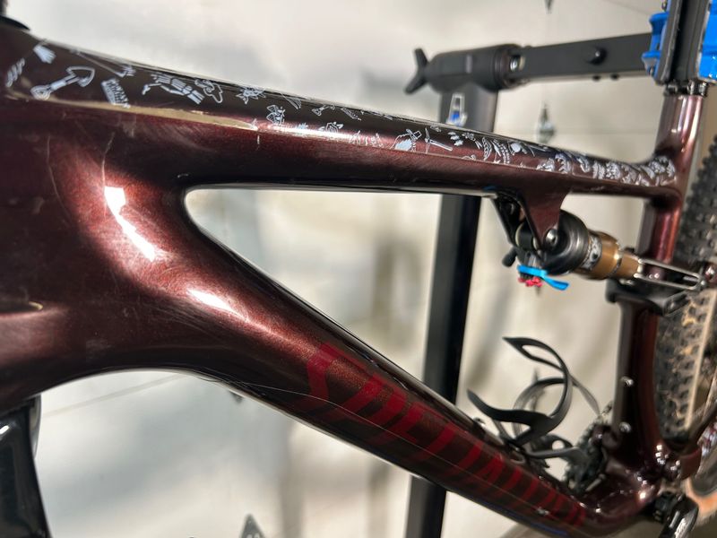 Used Specialized Epic EVO Pro 2022 2022 Mountainbike, Red, 29 — image 31 of 35