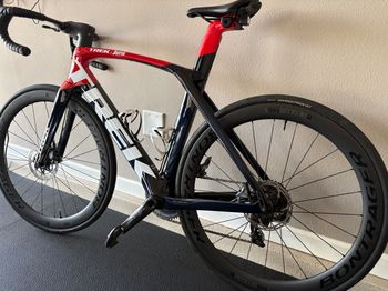 Used Trek Madone SLR 7 eTap 2022 2022 Road & Gravel, Blue — image 8 of 9