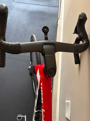 Used Trek Madone SLR 7 eTap 2022 2022 Road & Gravel, Blue — image 6 of 9