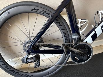 Used Trek Madone SLR 7 eTap 2022 2022 Road & Gravel, Blue — image 4 of 9