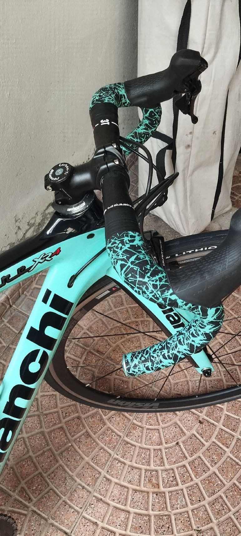 bianchi 2017 road bikes Infinito CV Campagnolo Record Bike Bianchi Oltre XR.4 Dura Ace
