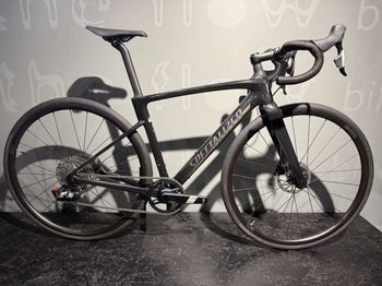 Specialized, Roubaix SL8 Sport - SRAM Apex 2025
