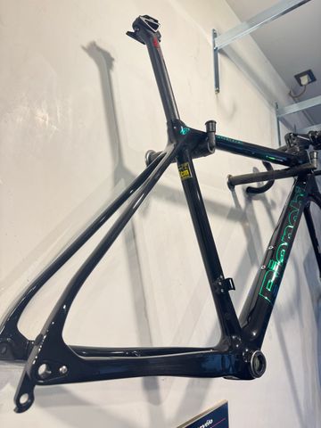 Bianchi Specialissima - Ultegra 2022 Frameset 2022 Road & Gravel usato, Nero — immagine 3 di 9