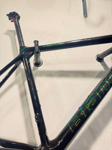 Bianchi Specialissima - Ultegra 2022 Frameset 2022 Road & Gravel usato, Nero — immagine 2 di 9