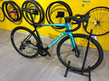Used Bianchi Specialissima Comp 2026 2026 Road & Gravel, Black — image 5 of 5
